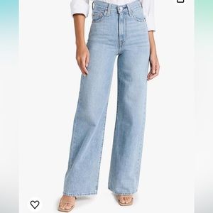Light Wash Levi’s Wide Leg Jeans